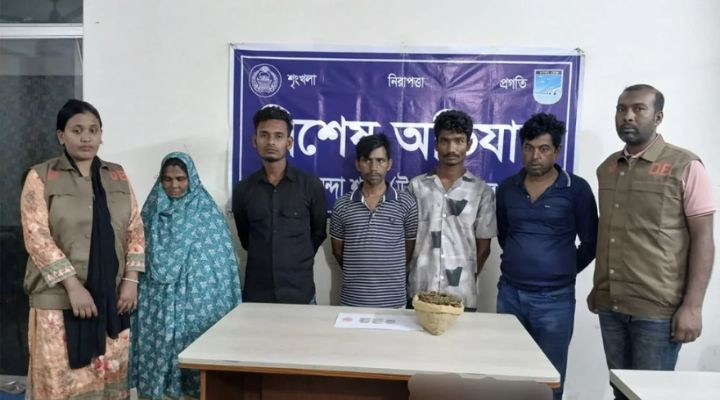 সাভারে নারীসহ ৫ মাদক কারবারি গ্রেপ্তার